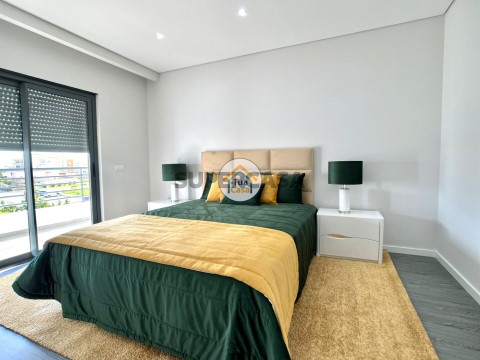 Apartamento T3 em Quelfes, Olhão
