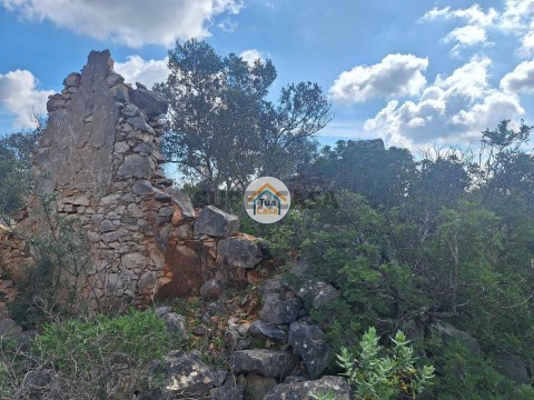 Terreno em Faro (Sé e São Pedro), Faro