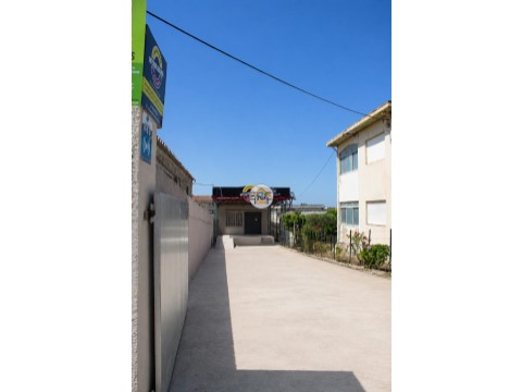 Armazém em Vilar de Andorinho, Vila Nova de Gaia