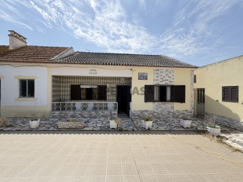 Casa Térrea T8 em Atalaia e Alto Estanqueiro-Jardia, Montijo