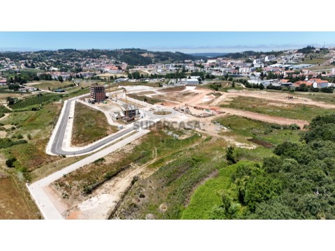 Terreno em Évora de Alcobaça, Alcobaça