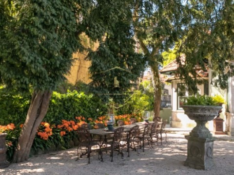 Chalet T6 Centenário - Um Ícone Intemporal de Charme em Sintra