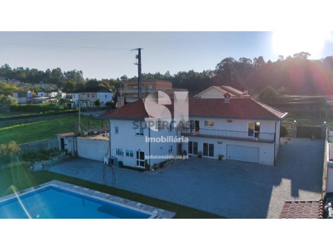 Moradia T4 em Fonte Arcada, Penafiel