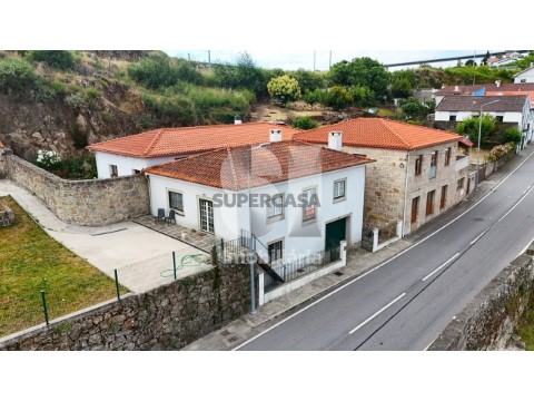 Moradia T3 em Parada de Cunhos, Vila Real