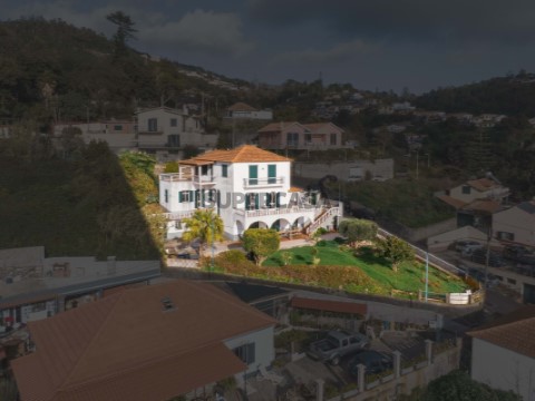 Moradia T4 em São Gonçalo, Funchal