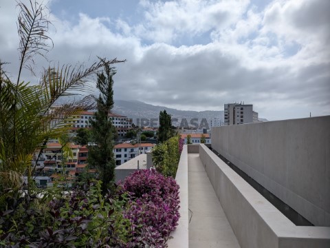 Apartamento T2 em São Martinho, Funchal
