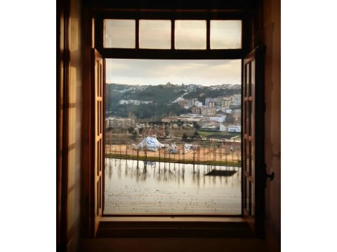 Prédio em Sé Nova, Santa Cruz, Almedina e São Bartolomeu, Coimbra