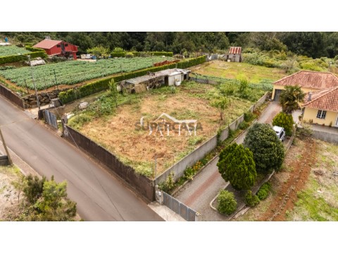 Terreno em Estrada da Feiteira de Cima, Santana