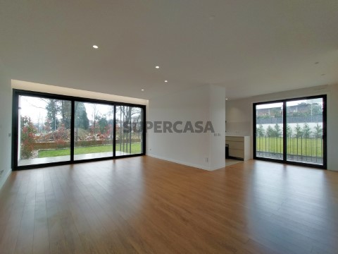 半独立式住房 3 卧室 在 Palmeira, Braga