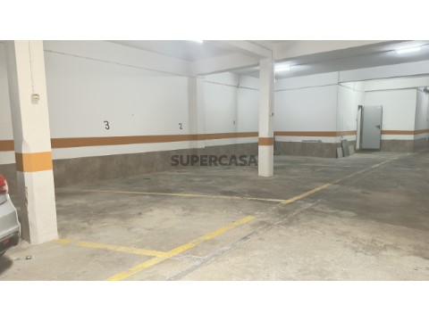 Garagem na Rua de António Graça, Póvoa de Varzim
