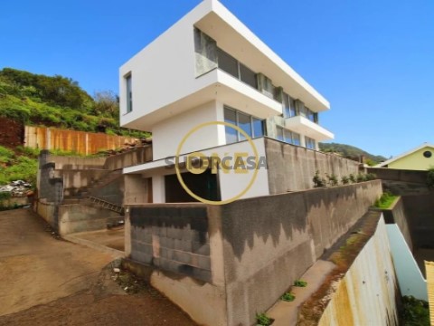 Moradia T3 em Arco da Calheta, Calheta (Madeira)