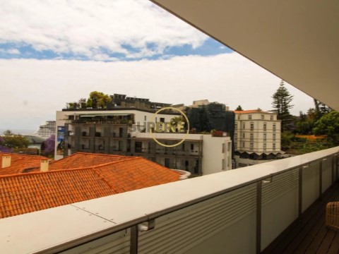 Apartamento T4 em Sé, Funchal