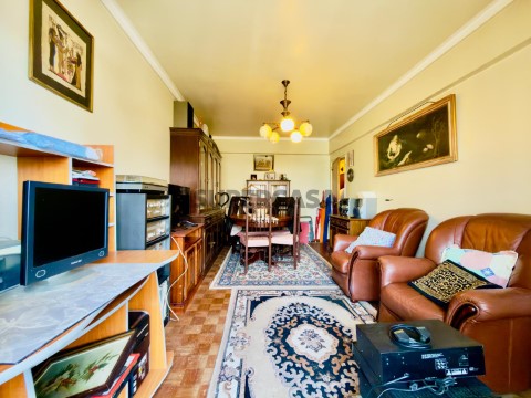 Apartamento T2 na Rua Comendador Álvaro Vilela, Barcarena