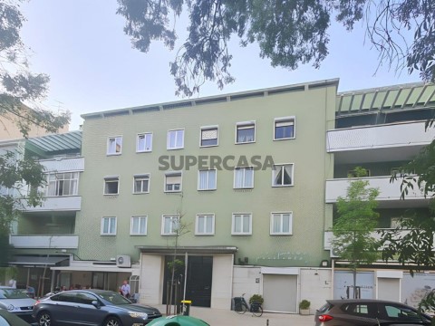 W4418 - Investment property with rental yield for sale in Areeiro