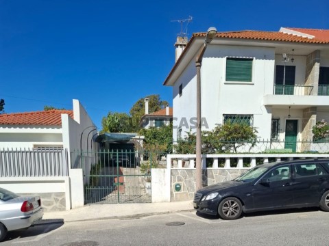 W5129 - Moradia com jardim para renovar em Alvalade | Wallis Real Estate