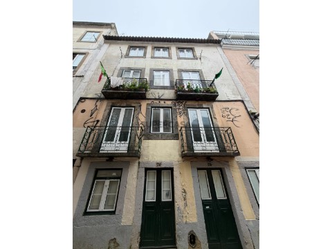 W5187 - Prédio para reabilitação no Bairro Alto | Wallis Real Estate