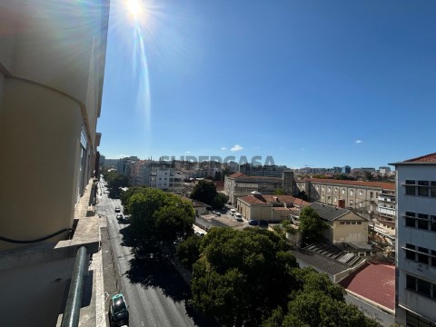 W5189A - Apartamento T4 com 165 m2 nas Avenidas Novas | Wallis Real Estate