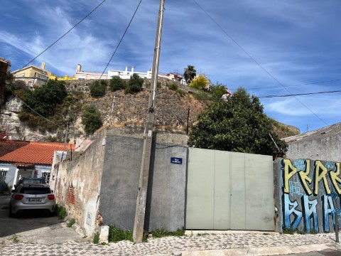 W5219 - Prédio de 1.289 m2 com PIP submetido em Campolide | Wallis Real Estate
