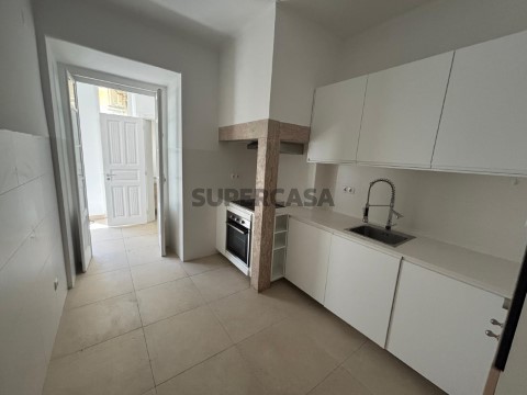W5241 - Apartamento T2 + 1 na Alameda | Wallis Real Estate