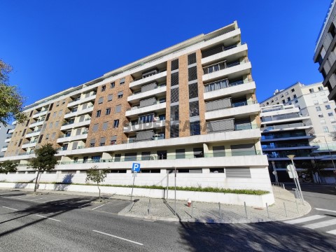 Appartement 2 chambres - Lisbonne - Stade de Benfica - Parking - À vendre