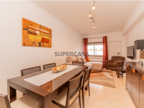 Apartamento T3 com boas áreas e óptima exposição solar em Casal de São Brás