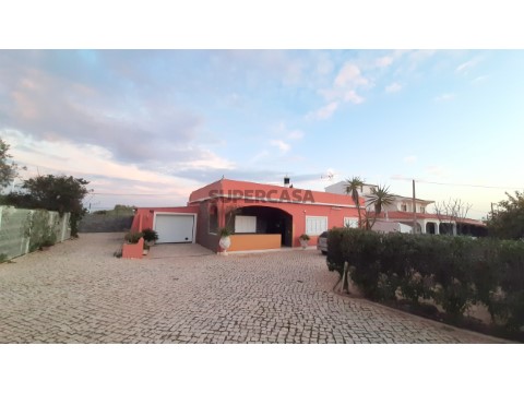 v2+1 com garagem e terreno Algarve (31)