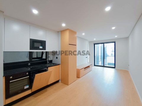 Apartamento T3 novo com lugar de garagem no centro de Braga na Rua de Sta. Margarida