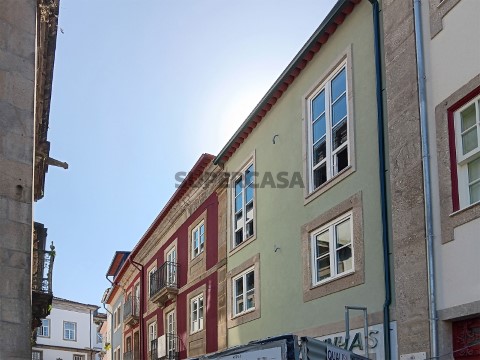 Apartamento T1+1 novo com logradouro na Rua de S. Bentinho - Largo Carlos Amarante em Braga