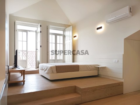 New T0 apartment with balcony, equipped and furnished, in the historic center of Braga - for rent