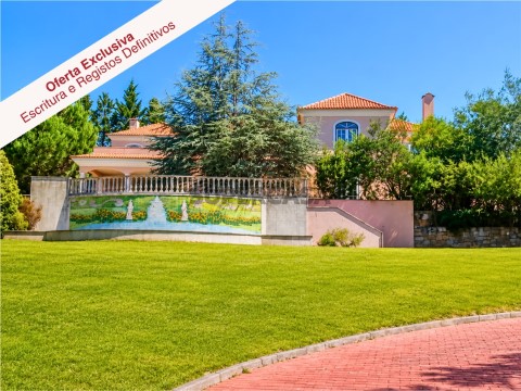 Moradia de Luxo V6 com Piscina, Campo de Ténis e Squash Perto do Belas Clube de Campo
