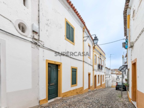 Moradia | Unifamiliar | Évora |