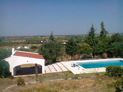Quinta T3 | Piscina | Junto à Barragem da Vigia | Rustiévora | Piscina e zona de apoio