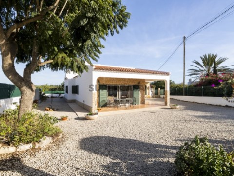Moradia T3 em Estrada da Guia, Guia