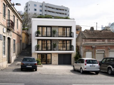 Prédio em Travessa Silva Porto, Ajuda