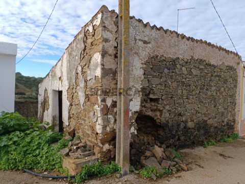 RUINA 37 M2 JARDIM