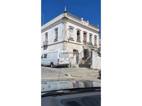 Villa T8 Duplex em Quelfes, Olhão