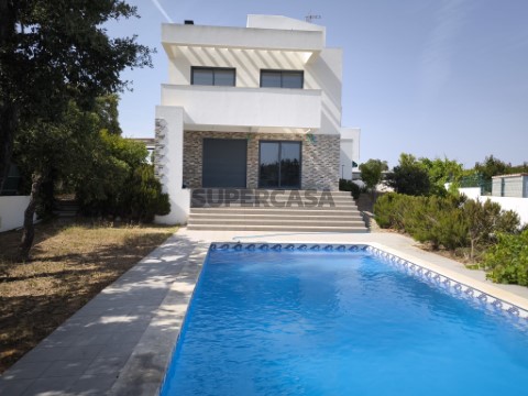 MORADIA PISCINA