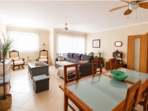 Sala de estar e de jantar