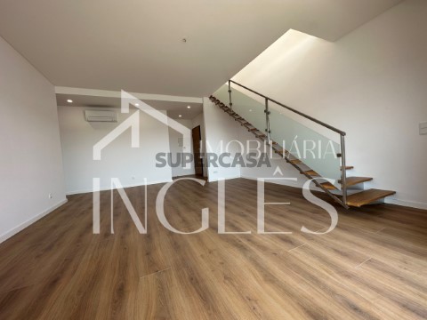 Apartamento T4 em Odivelas, Odivelas