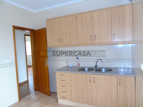 Apartment 2 Zimmer auf Rua Inês Pereira, São João Baptista e Santa Maria dos Olivais
