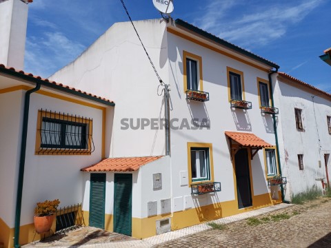 Moradia tradicional em pedra