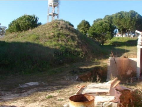 Lote com possibilidade de construção, a 6 km de Tomar.