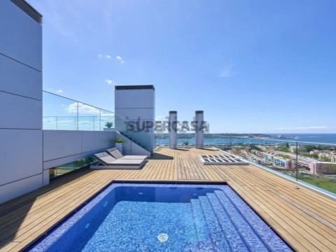 Apartamento T4 na Rua Dom Jorge da Costa, Belém