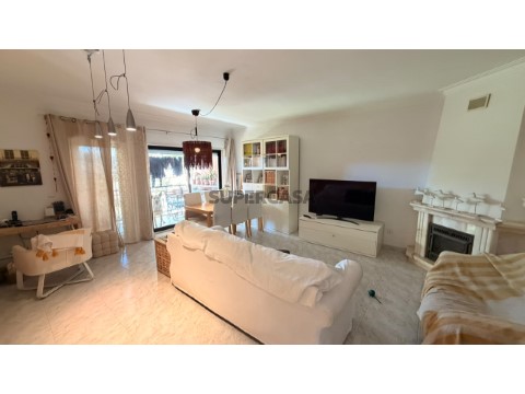 APARTAMENTO T4 CARCAVELOS