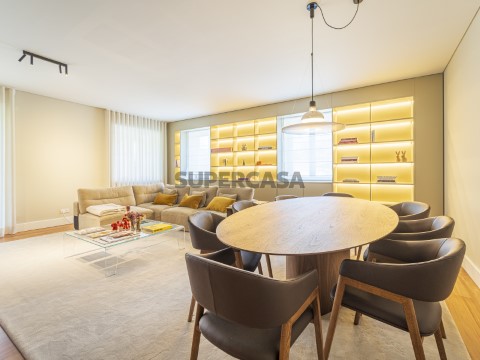 Magnífico apartamento T3 no condomínio 'Palácio da Junqueira'