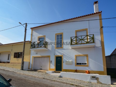 Edificio en Rua Catarina Eufémia, Montargil