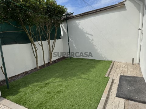 EXTERIOR AJARDINADO