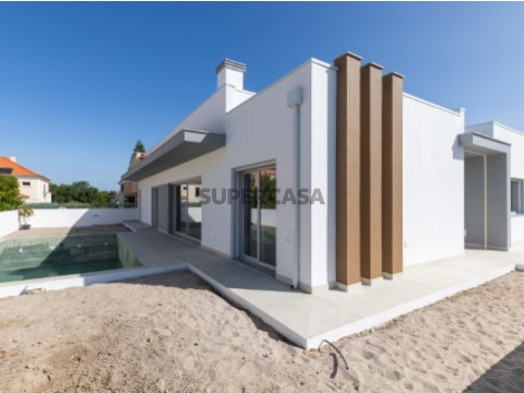 Moradia Isolada T4 em Azeitão (São Lourenço e São Simão), Setúbal