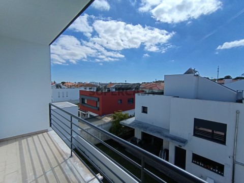 Moradia T5 no Feijó Almada