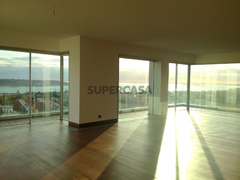 4 bedroom luxury apartment Lisbon Restelo